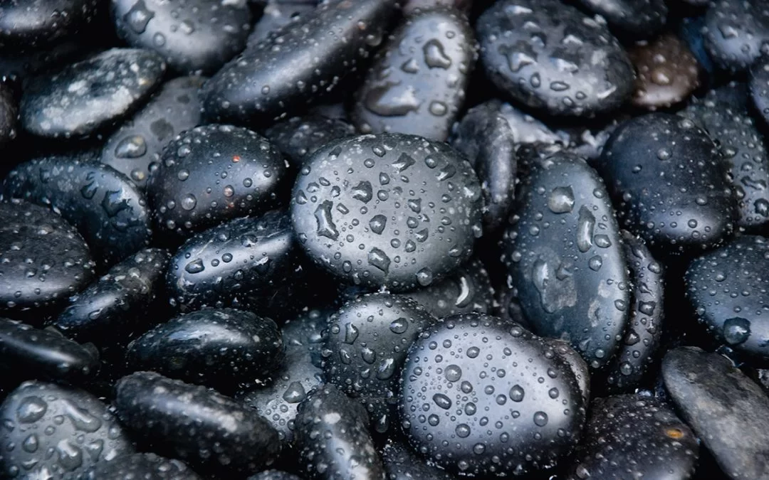 Blog | A Servants Hands Massages What Does a Hot Stone Massage Broken Bow Do to Your Body?
