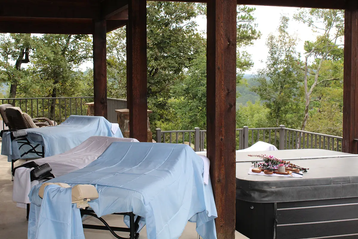 Outdoor massage table setup